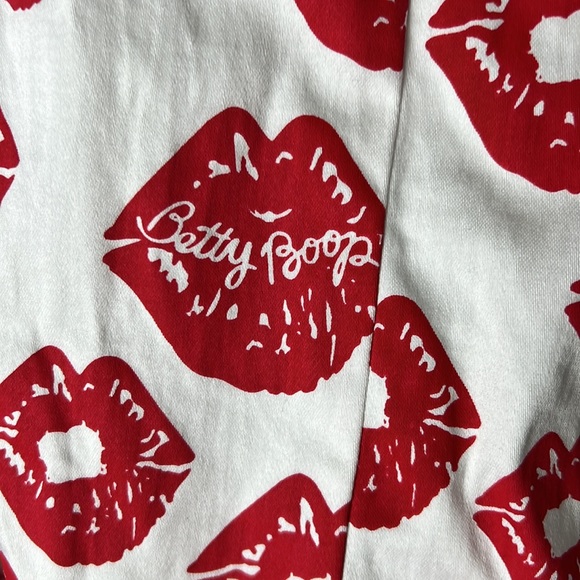 Torrid Betty Boop Runway Skater Skirt with Pockets Size 22 - Picture 7 of 10